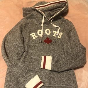 Roots unisex size small. Worn twice. Excellent condition.  Like new.